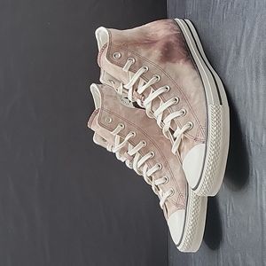 Converse High Top Brand new in the box no lid authentic uper textile.